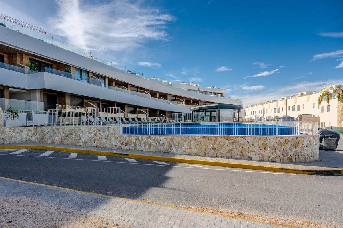 3 sovrum Lägenhet till salu i Gran Alacant med pool - 435 000 € (Ref: 10027492)
