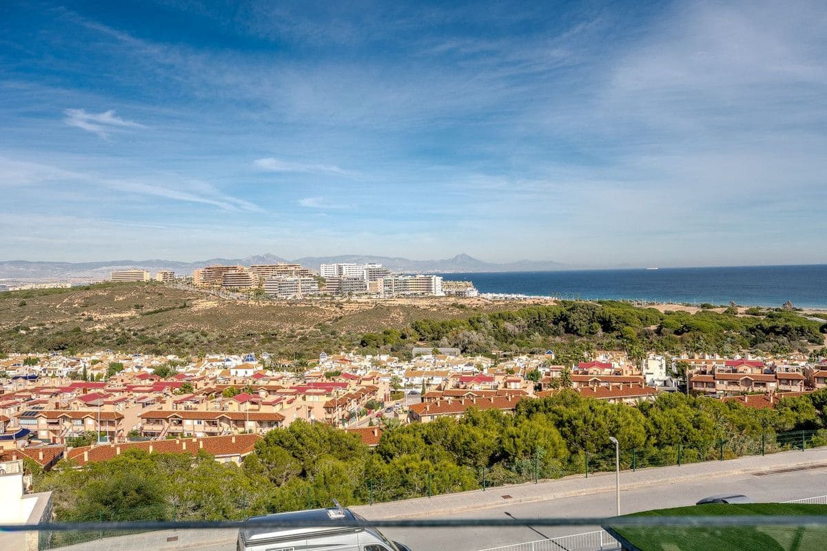 3 sovrum Lägenhet till salu i Gran Alacant med pool - 435 000 € (Ref: 10027492)