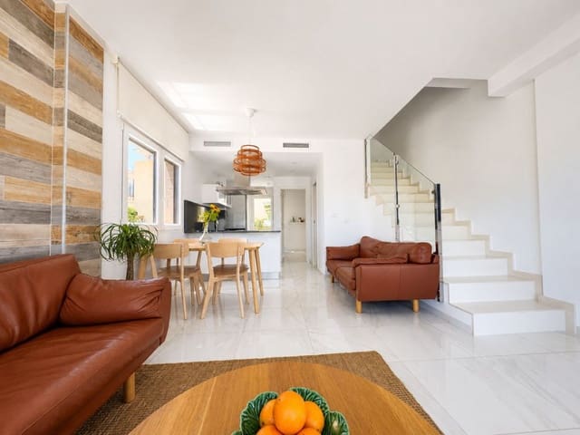3 bedroom Townhouse for sale in La Siesta, Torrevieja with pool - € 429,000 (Ref: 10027493)
