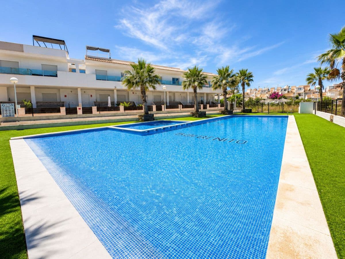 3 bedroom Townhouse for sale in La Siesta with pool - € 429,000 (Ref: 10027493)
