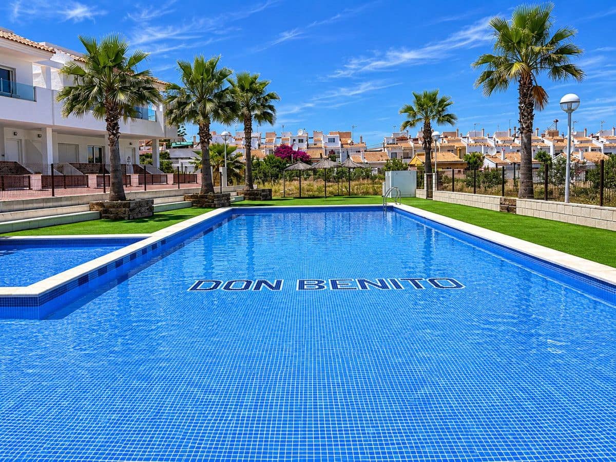 3 bedroom Townhouse for sale in La Siesta with pool - € 429,000 (Ref: 10027493)