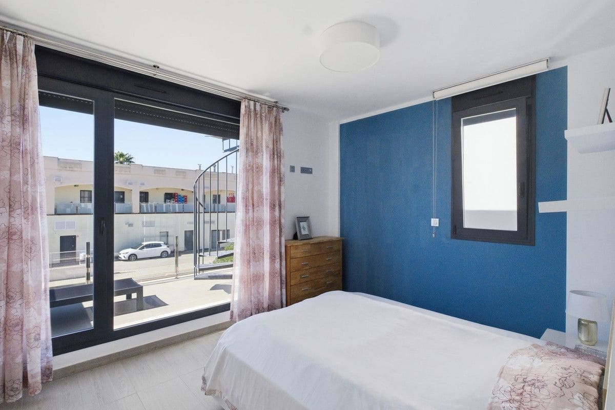 3 sypialnia Willa na sprzedaż w Orihuela Costa z basenem - 395 000 € (Ref: 10027495)