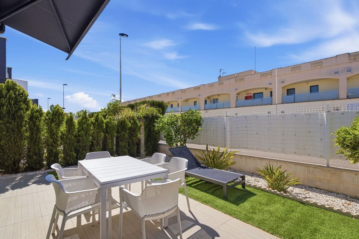 3 sypialnia Willa na sprzedaż w Orihuela Costa z basenem - 395 000 € (Ref: 10027495)