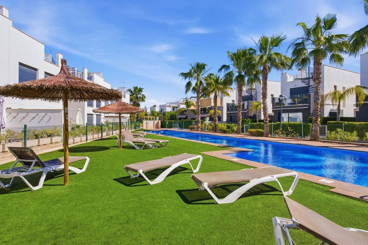 3 sypialnia Willa na sprzedaż w Orihuela Costa z basenem - 395 000 € (Ref: 10027495)