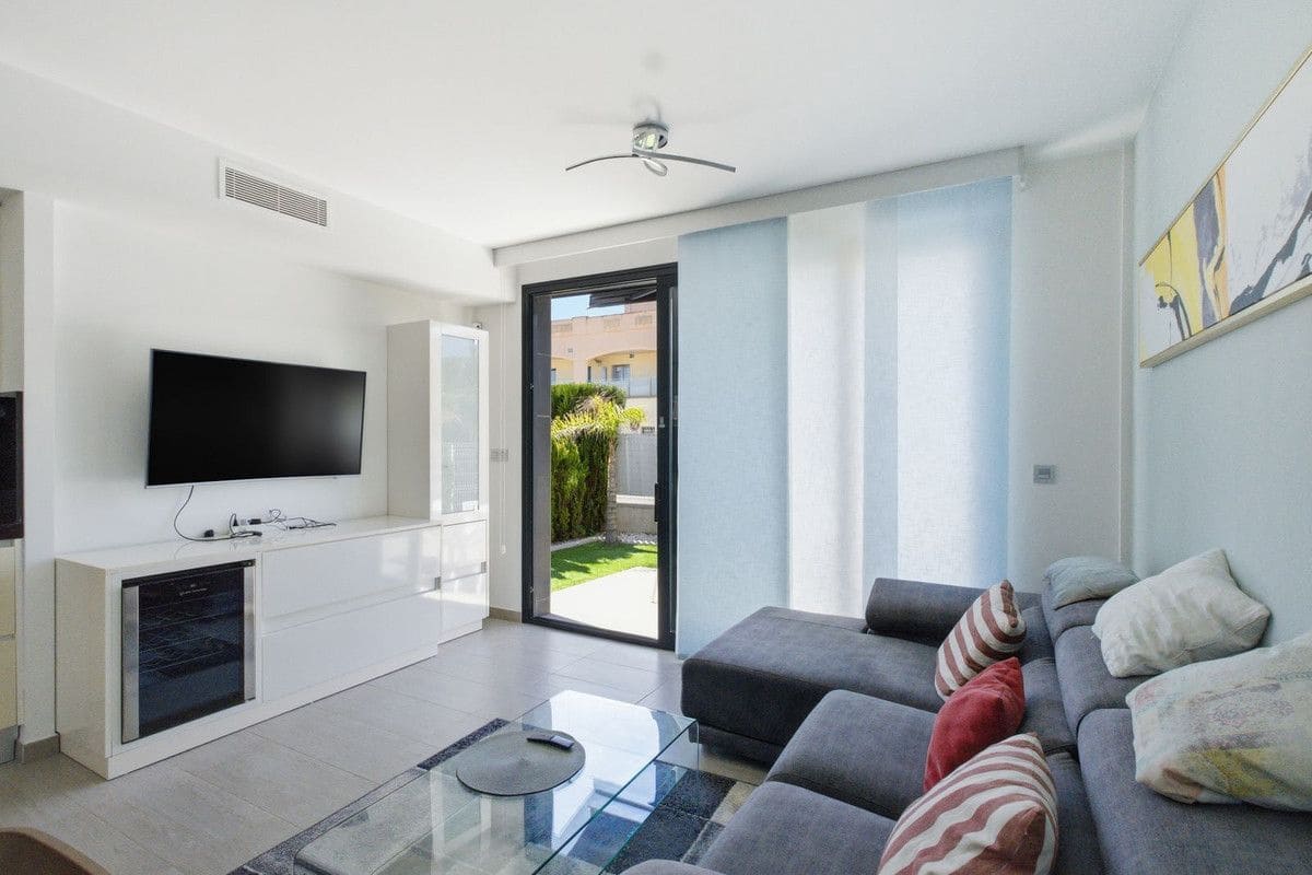 3 sypialnia Willa na sprzedaż w Orihuela Costa z basenem - 395 000 € (Ref: 10027495)