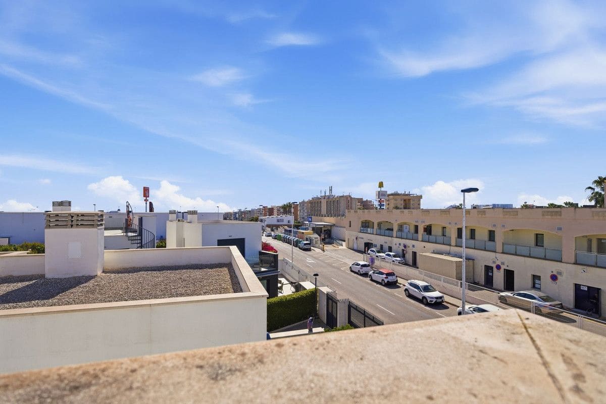 3 sypialnia Willa na sprzedaż w Orihuela Costa z basenem - 395 000 € (Ref: 10027495)
