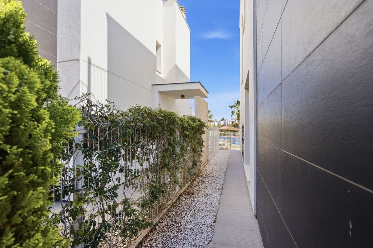 3 sypialnia Willa na sprzedaż w Orihuela Costa z basenem - 395 000 € (Ref: 10027495)