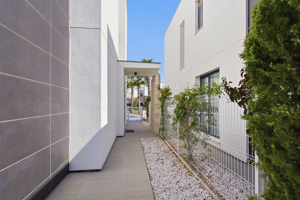 3 sypialnia Willa na sprzedaż w Orihuela Costa z basenem - 395 000 € (Ref: 10027495)