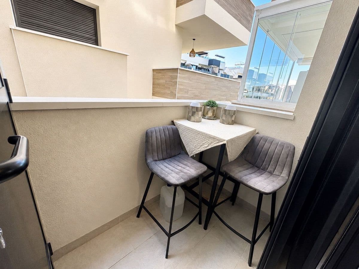 2 bedroom Apartment for sale in Orihuela Costa with pool - € 288,900 (Ref: 10027499)