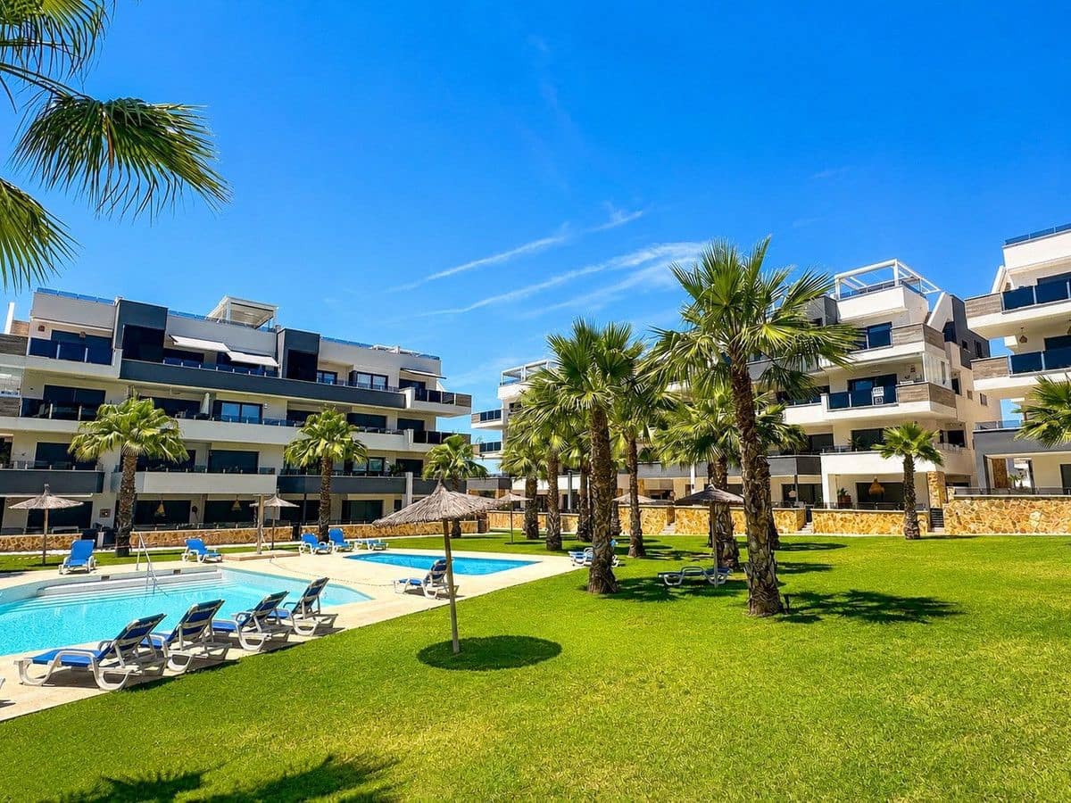2 bedroom Apartment for sale in Orihuela Costa with pool - € 288,900 (Ref: 10027499)