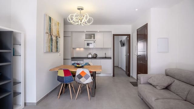 Apartamento de 3 habitaciones en Parque de las Naciones, Torrevieja en venta con piscina - 275.000 € (Ref: 10027501)