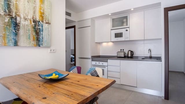 Apartamento de 3 habitaciones en Parque de las Naciones, Torrevieja en venta con piscina - 275.000 € (Ref: 10027501)