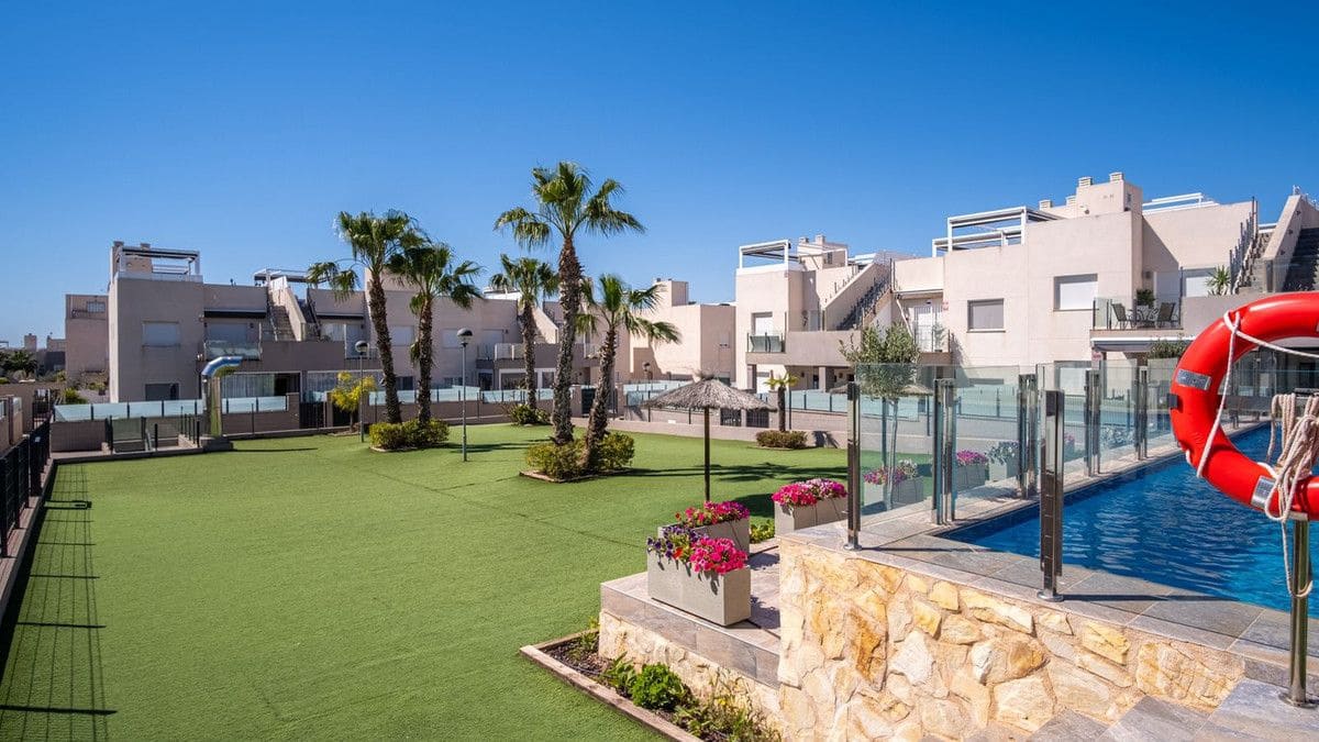3 camera da letto Appartamento in vendita in Torrevieja con piscina - 275.000 € (Rif: 10027501)