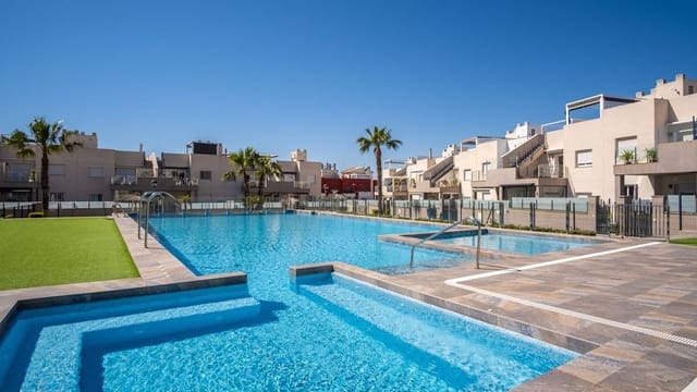 Apartamento de 3 habitaciones en Parque de las Naciones, Torrevieja en venta con piscina - 275.000 € (Ref: 10027501)