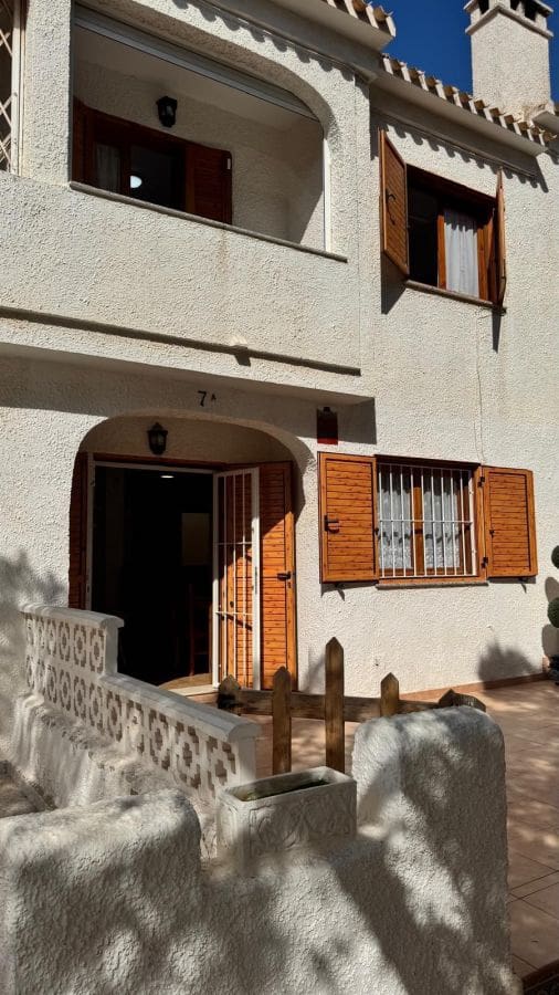 2 makuuhuone Omakotitalo myytävänä paikassa La Zenia - 249 000 € (Ref: 10027504)