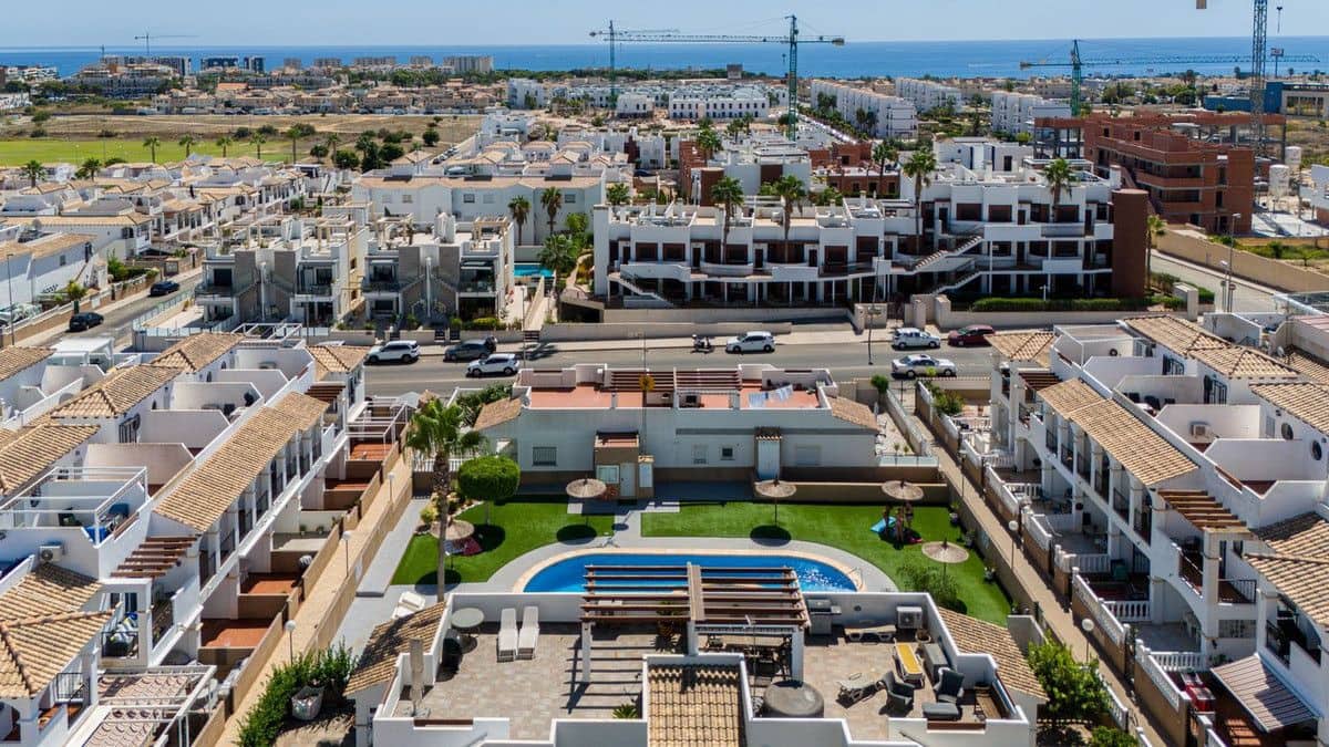 2 bedroom Apartment for sale in Orihuela Costa with pool - € 219,000 (Ref: 10027508)
