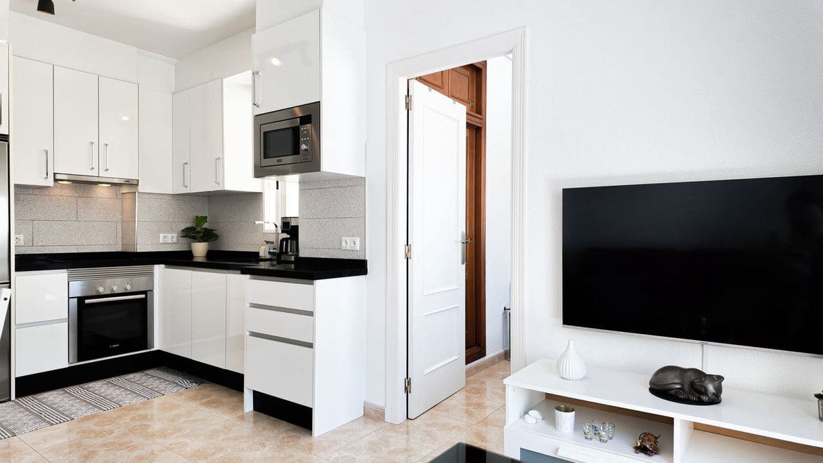 Apartamento de 2 habitaciones en Torrevieja en venta con piscina - 159.000 € (Ref: 10027511)