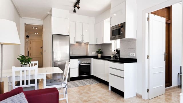 Apartamento de 2 habitaciones en Playa del Acequión, Torrevieja en venta con piscina - 159.000 € (Ref: 10027511)