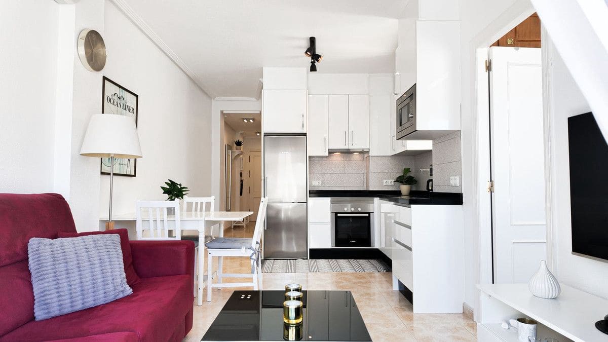 Apartamento de 2 habitaciones en Torrevieja en venta con piscina - 159.000 € (Ref: 10027511)
