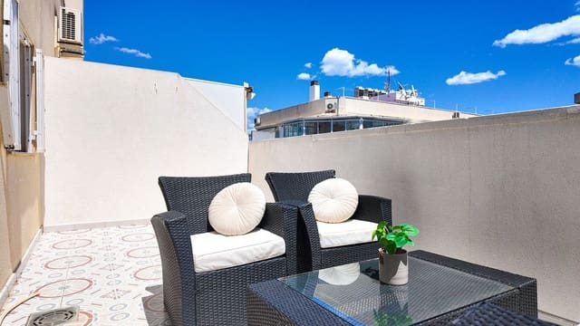 Apartamento de 2 habitaciones en Playa del Acequión, Torrevieja en venta con piscina - 159.000 € (Ref: 10027511)