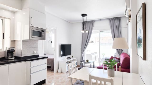 Apartamento de 2 habitaciones en Playa del Acequión, Torrevieja en venta con piscina - 159.000 € (Ref: 10027511)
