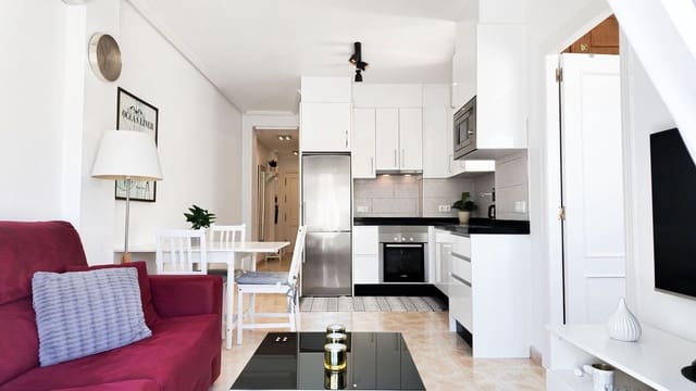 Apartamento de 2 habitaciones en Playa del Acequión, Torrevieja en venta con piscina - 159.000 € (Ref: 10027511)