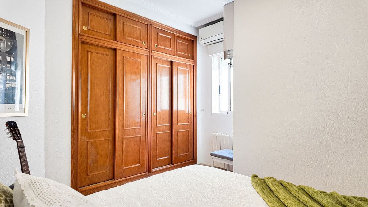Apartamento de 2 habitaciones en Torrevieja en venta con piscina - 159.000 € (Ref: 10027511)