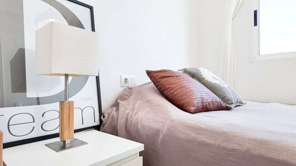Apartamento de 2 habitaciones en Torrevieja en venta con piscina - 159.000 € (Ref: 10027511)