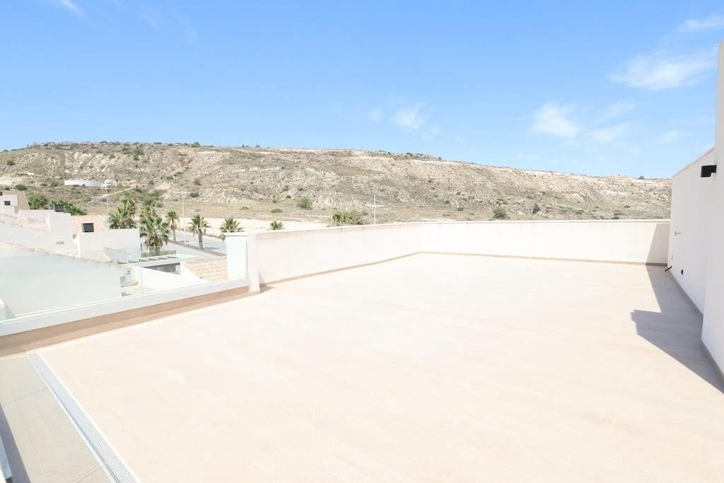 3 bedroom Apartment for sale in Algorfa with pool - € 325,000 (Ref: 10027528)