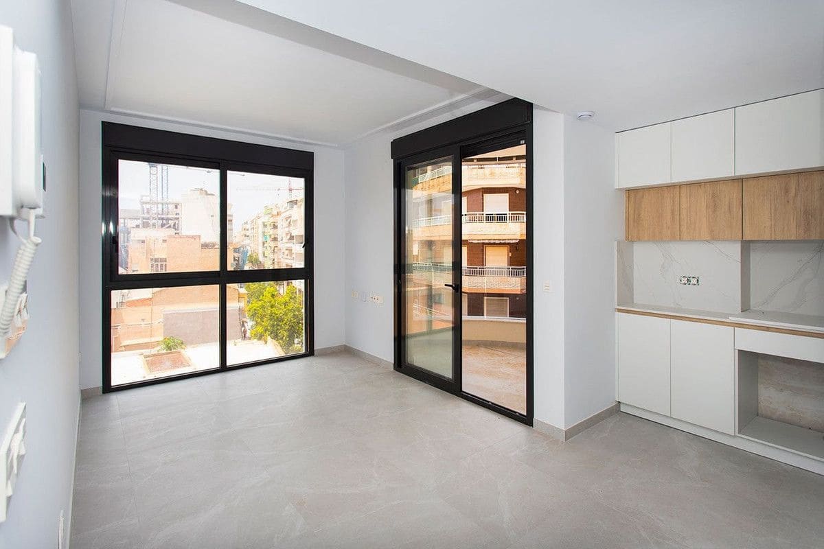 2 Zimmer Apartment zu verkaufen in Torrevieja mit Pool - 265.000 € (Ref: 10027531)