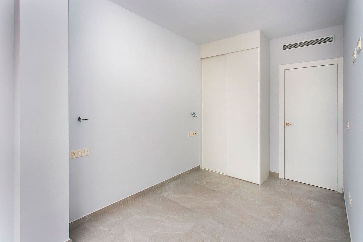 2 Zimmer Apartment zu verkaufen in Torrevieja mit Pool - 265.000 € (Ref: 10027531)