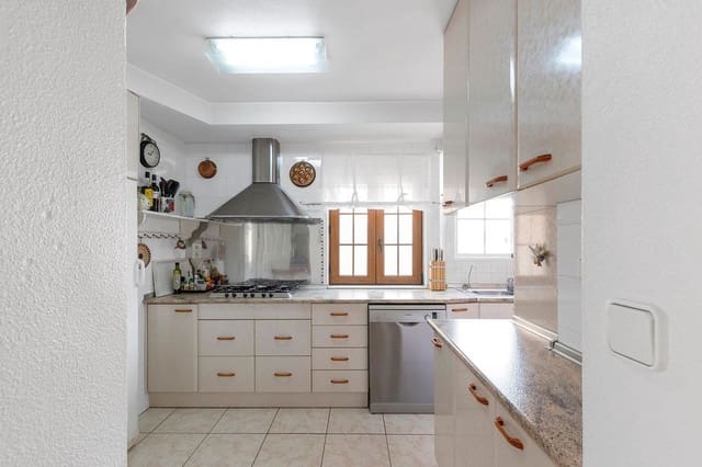 4 slaapkamer Appartement te koop in Torrevieja met zwembad - € 269.000 (Ref: 10027532)