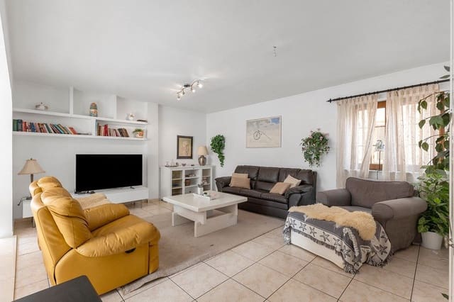 4 slaapkamer Appartement te koop in Torrevieja met zwembad - € 269.000 (Ref: 10027532)