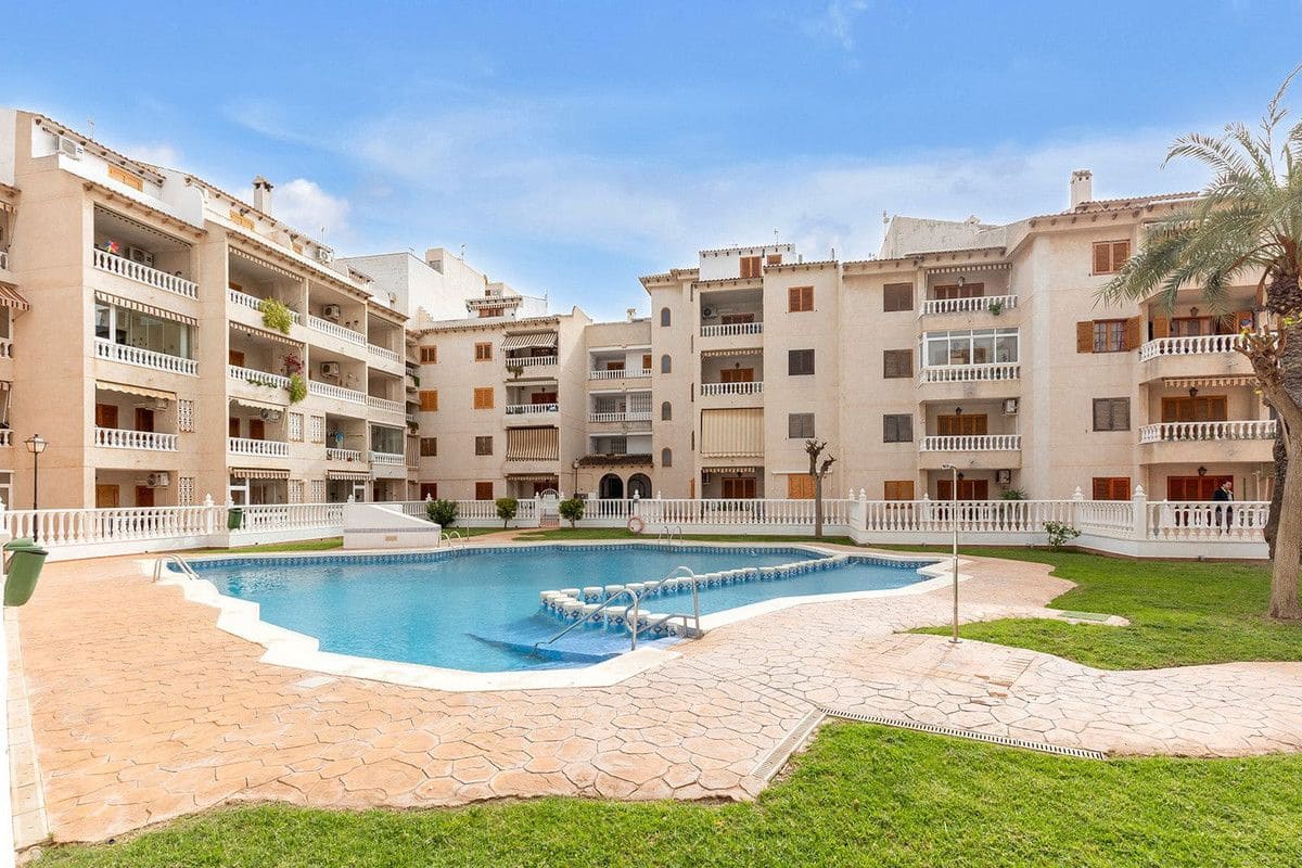 4 slaapkamer Appartement te koop in Torrevieja met zwembad - € 269.000 (Ref: 10027532)