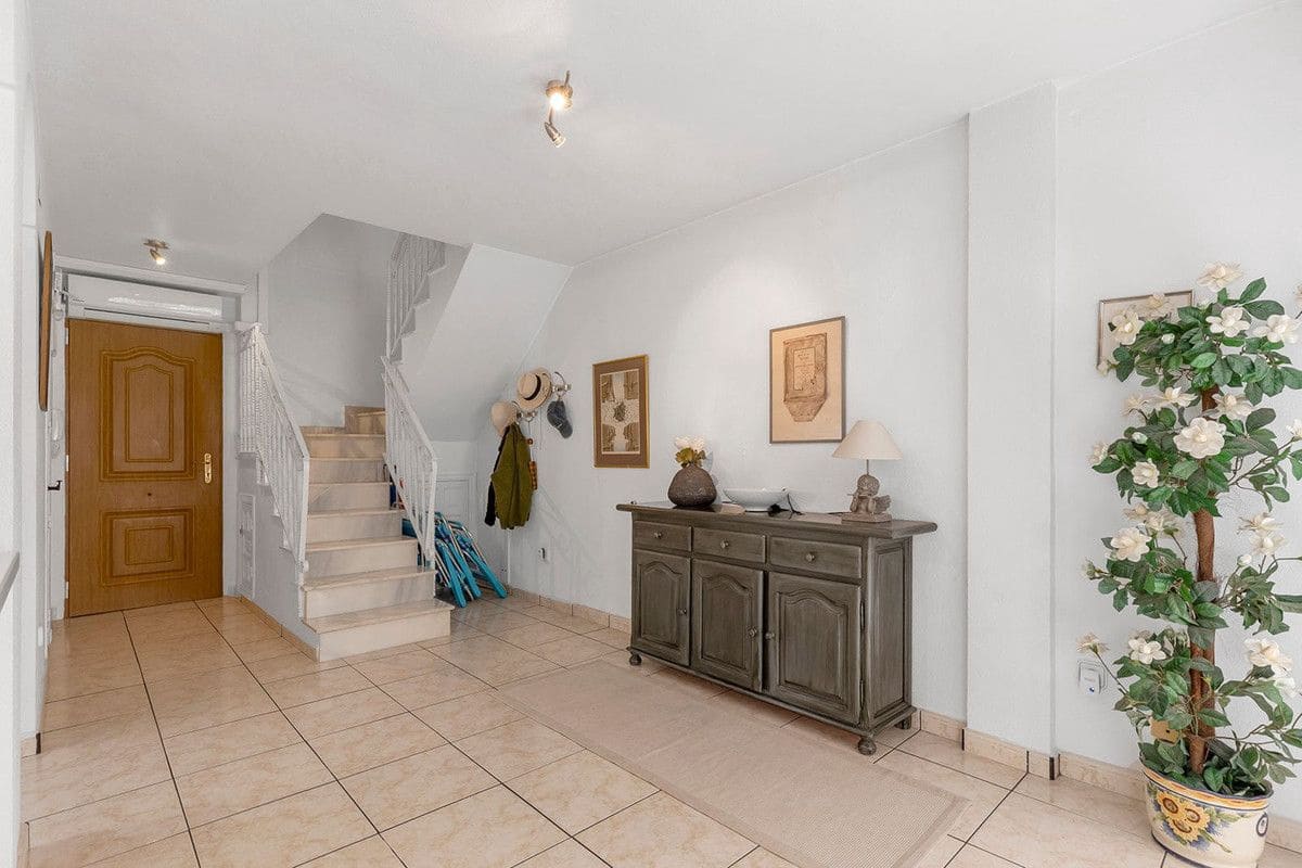 4 slaapkamer Appartement te koop in Torrevieja met zwembad - € 269.000 (Ref: 10027532)