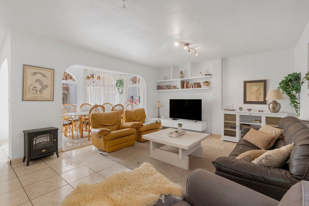 4 slaapkamer Appartement te koop in Torrevieja met zwembad - € 269.000 (Ref: 10027532)
