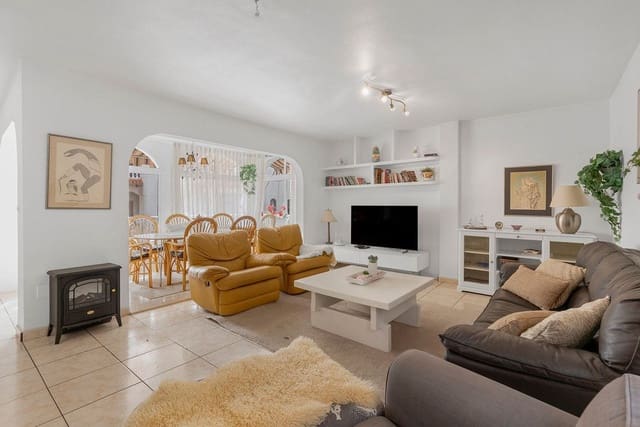 4 slaapkamer Appartement te koop in Torrevieja met zwembad - € 269.000 (Ref: 10027532)