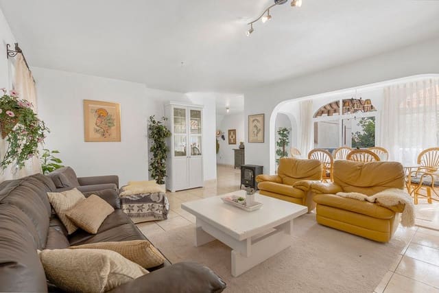 4 slaapkamer Appartement te koop in Torrevieja met zwembad - € 269.000 (Ref: 10027532)