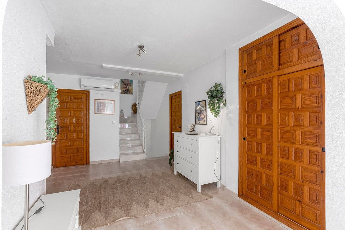 4 slaapkamer Appartement te koop in Torrevieja met zwembad - € 269.000 (Ref: 10027532)