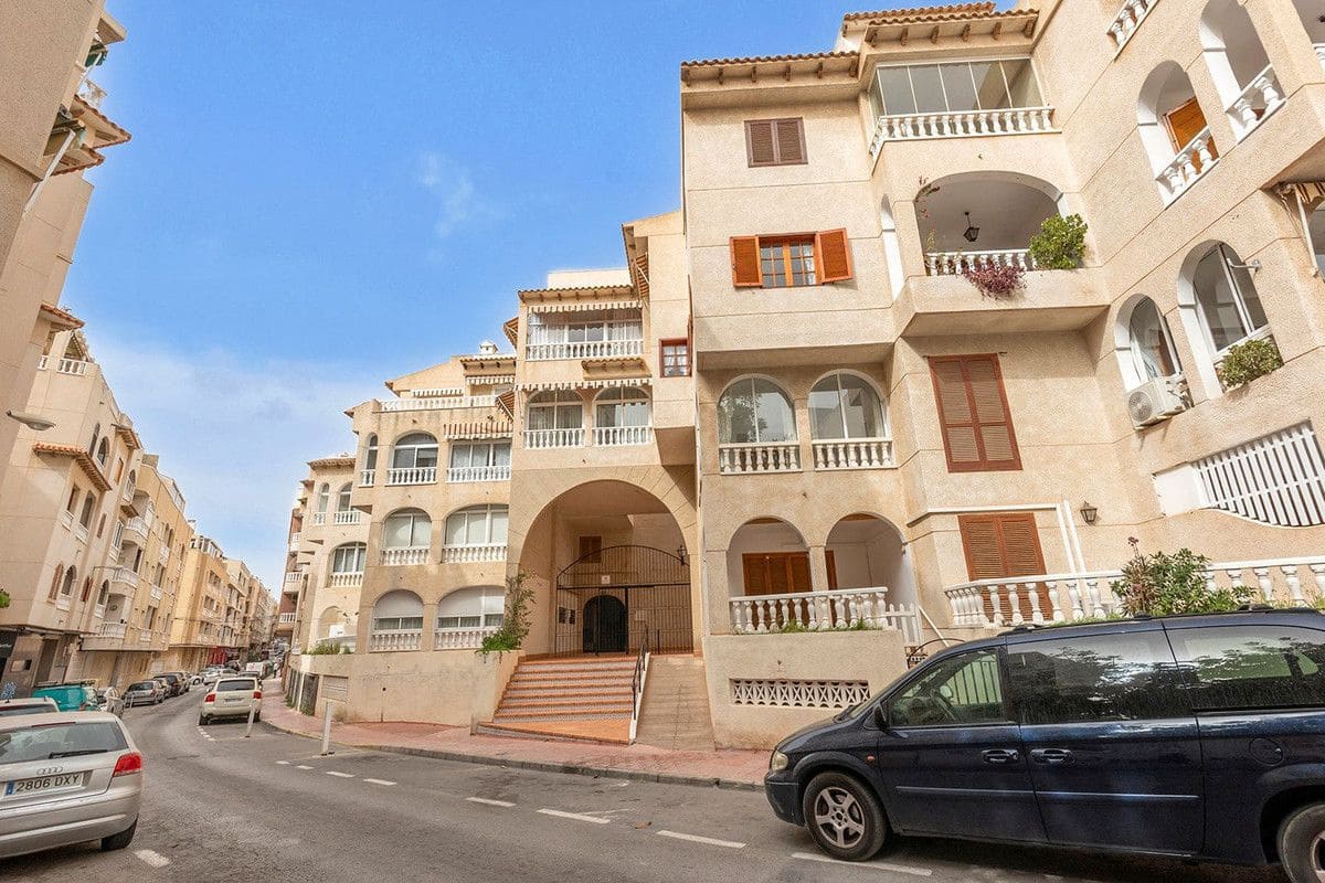 4 slaapkamer Appartement te koop in Torrevieja met zwembad - € 269.000 (Ref: 10027532)