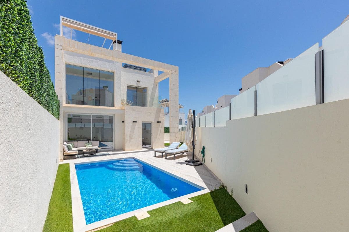 3 soveværelse Villa til salg i Las Ramblas Golf med swimmingpool - € 590.000 (Ref: 10028148)