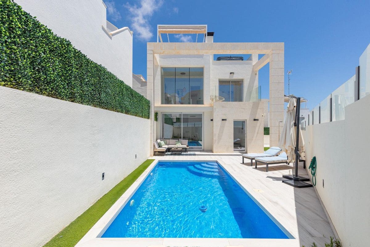 3 soveværelse Villa til salg i Las Ramblas Golf med swimmingpool - € 590.000 (Ref: 10028148)