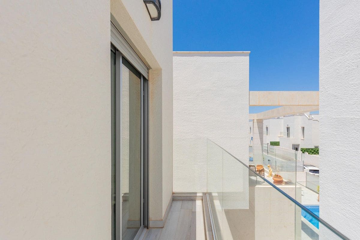 3 soveværelse Villa til salg i Las Ramblas Golf med swimmingpool - € 590.000 (Ref: 10028148)