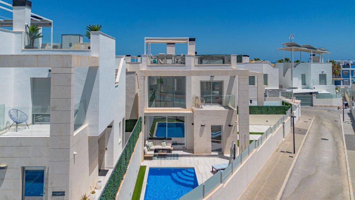3 soveværelse Villa til salg i Las Ramblas Golf med swimmingpool - € 590.000 (Ref: 10028148)