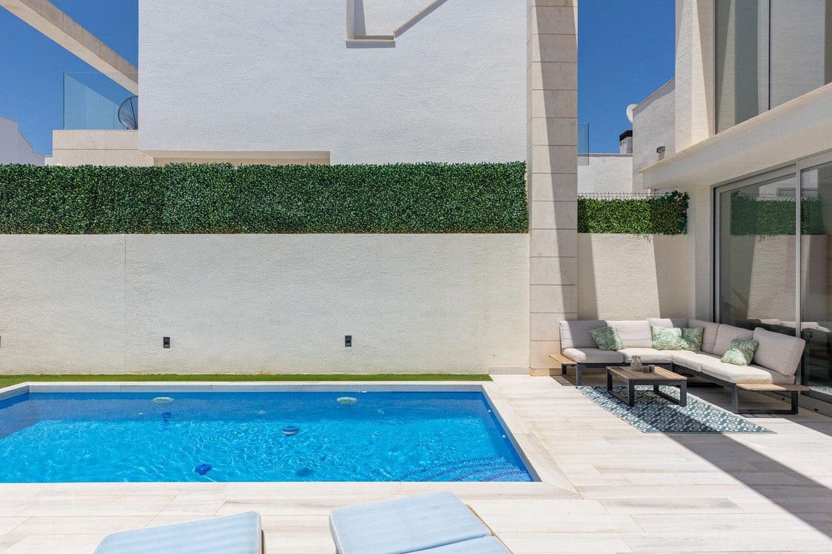3 soveværelse Villa til salg i Las Ramblas Golf med swimmingpool - € 590.000 (Ref: 10028148)