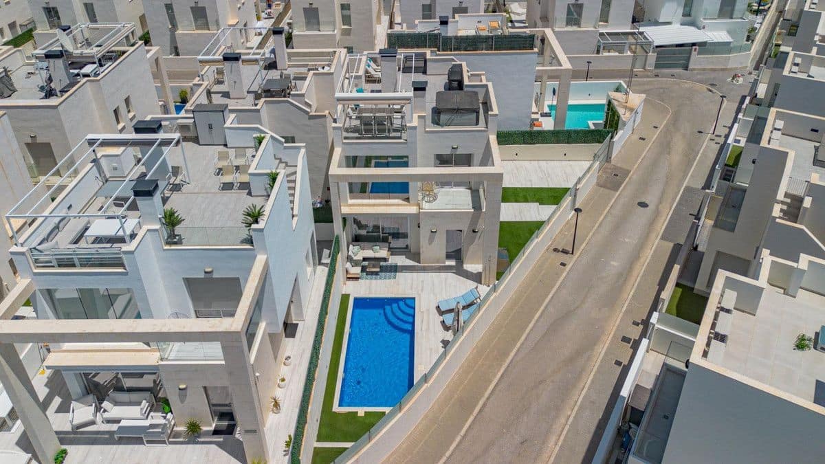 3 soveværelse Villa til salg i Las Ramblas Golf med swimmingpool - € 590.000 (Ref: 10028148)