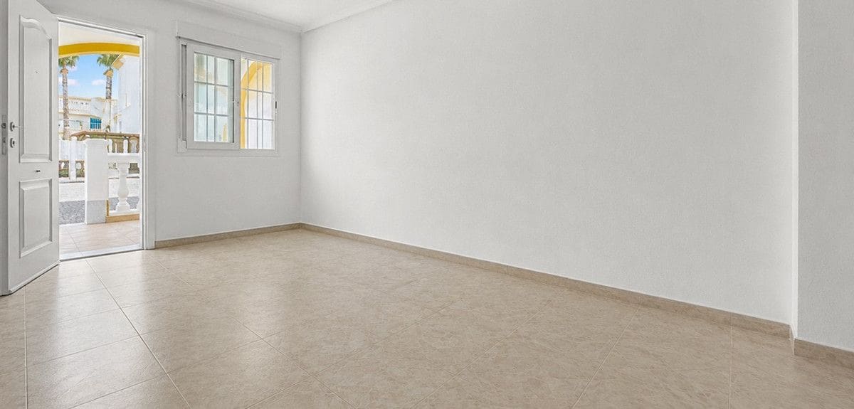 2 sovrum Hus till salu i La Zenia med pool - 205 000 € (Ref: 10028150)