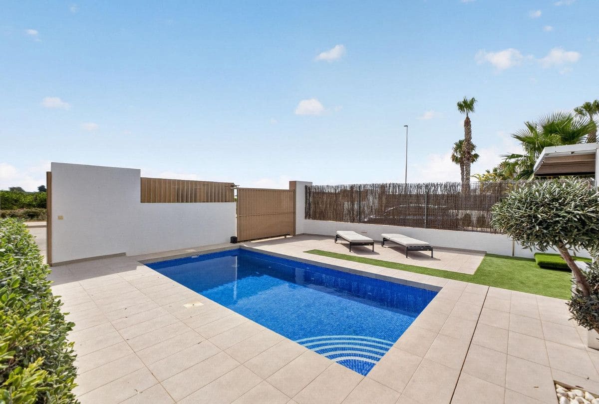3 slaapkamer Villa te koop in Guardamar del Segura met zwembad - € 445.000 (Ref: 10028157)