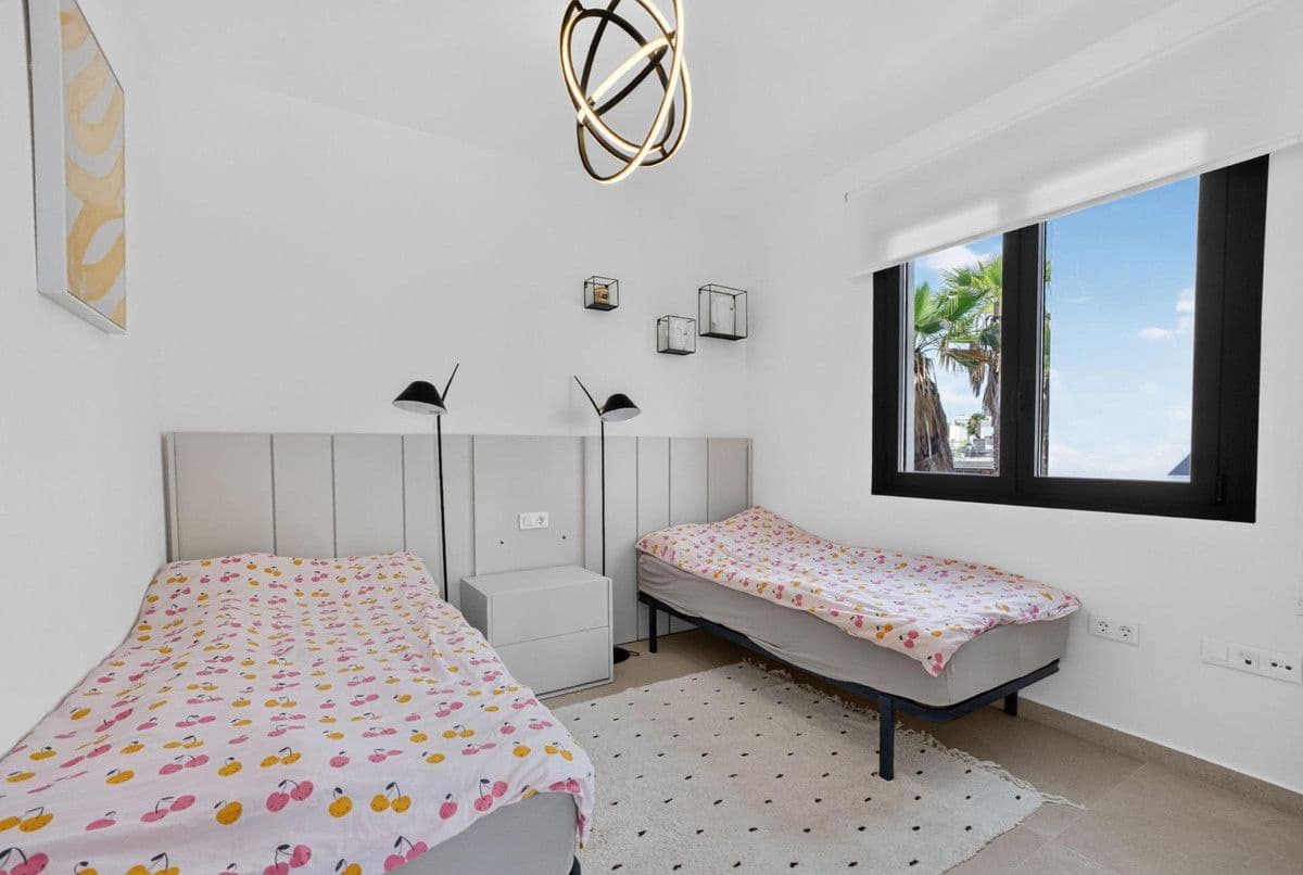 3 slaapkamer Villa te koop in Guardamar del Segura met zwembad - € 445.000 (Ref: 10028157)