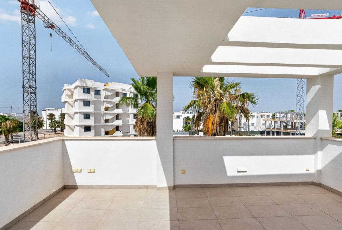 3 slaapkamer Villa te koop in Guardamar del Segura met zwembad - € 445.000 (Ref: 10028157)